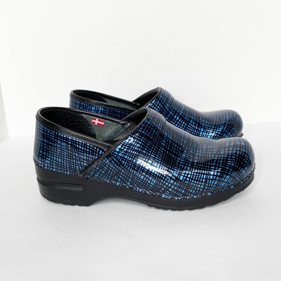 Sanita Shoes - SANITA Women’s Patent Leather Professional Clogs